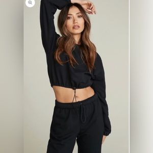 Belen Gina Vintage Sweatshirt Black Cropped